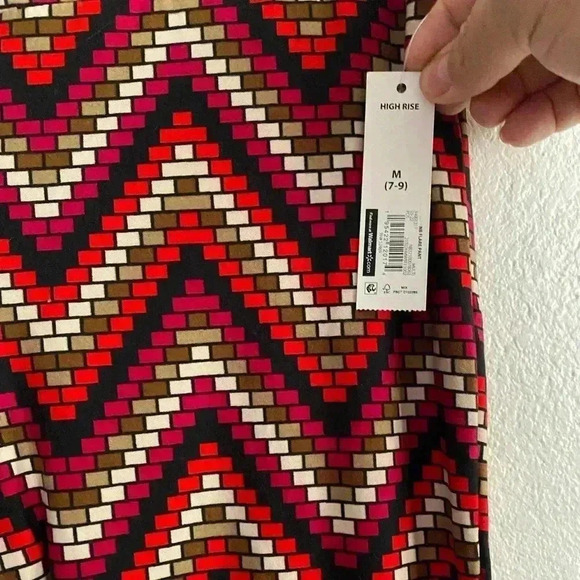 🆕 No Boundaries Chevron Print Flared Leg Pants M🆕 - Picture 11 of 11